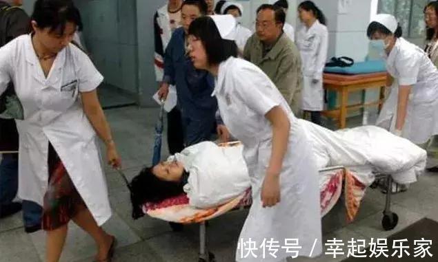 洗澡|22岁产妇顺产后第2天洗澡,感觉有蚊虫咬,开灯后喊救命