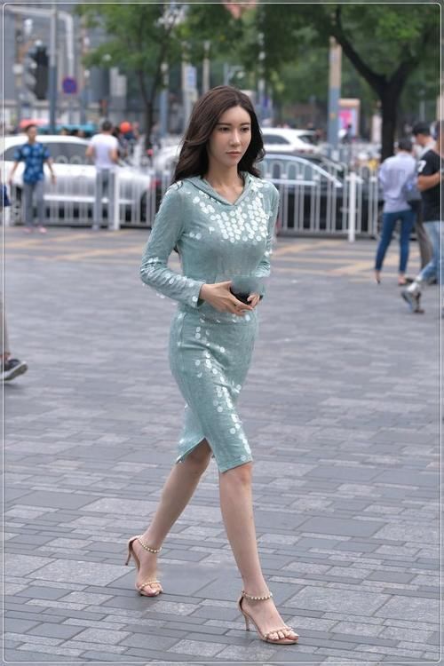 气质 淡青色亮片裙,时尚优雅,尽显成熟女人气质!