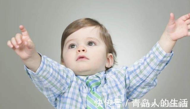 大脑|若你家宝宝睡觉有这3个举动，说明右脑发育好，长大后多半有出息