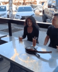 |搞笑GIF:嫂子你听我解释 事情不是你想象的那样