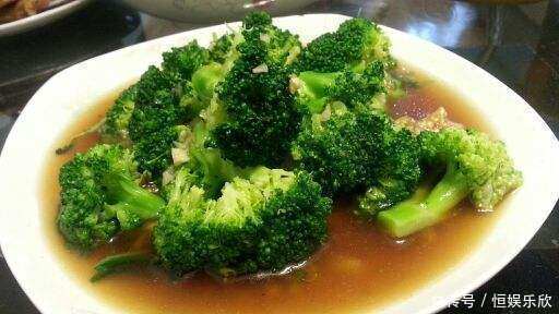 西兰花除了清炒蒜蓉,原来还能这样吃,做法简单还美味