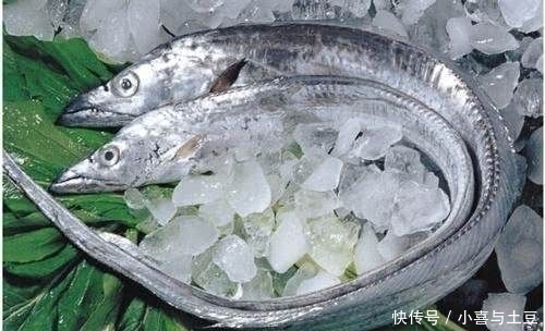 带鱼别再红烧了!只需加入一个“它”,不油炸也不用蒸,孩子爱吃