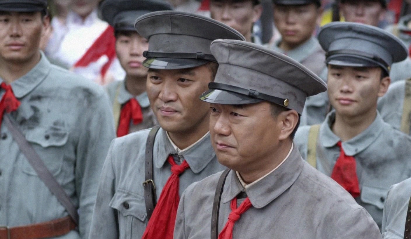 老总|叛徒刺杀彭老总,千钧一发之际,李将军飞扑上去