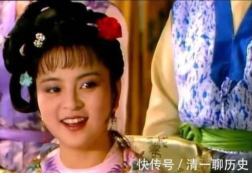 坟墓&穿了不该穿的衣服,写下不该写的诗,薛宝钗亲手为自己掘下坟墓