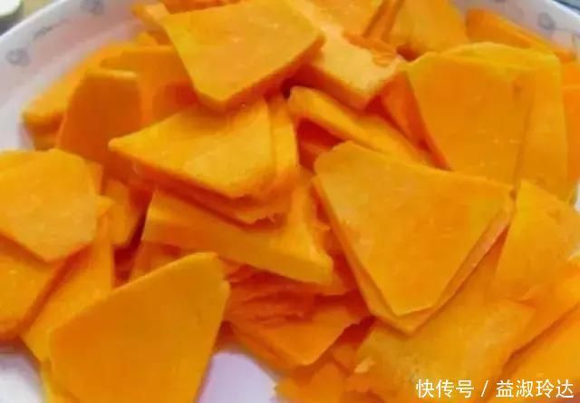 南瓜新做法,不做南瓜饼,不做南瓜馒头,越吃越想吃,做法超简单