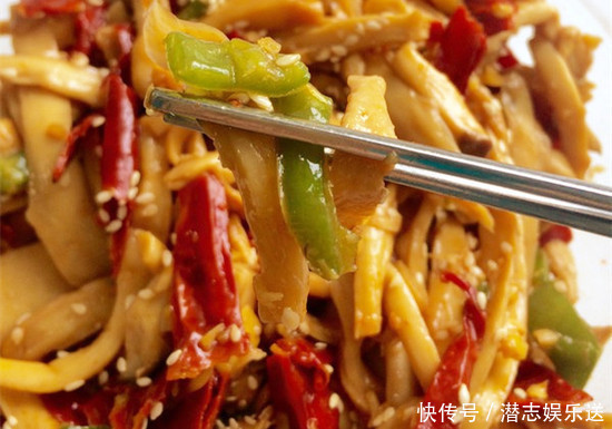  比肉|手撕杏鲍菇。比肉还好吃的素菜，简单方便入味下饭，家人都爱吃