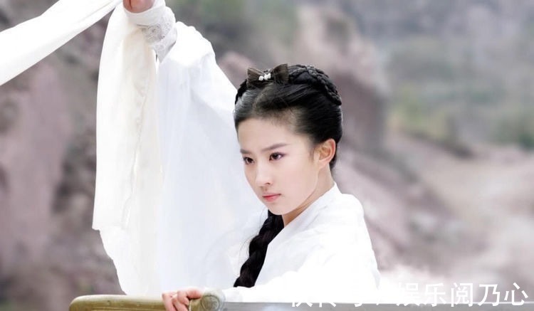 杨逍#周伯通最后的传人,武功平平却学得周伯通一绝技,令江湖中人胆寒