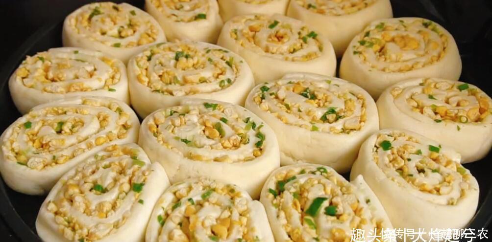 学成的豆腐做法,我家隔天就想要吃,层层裹着馅料,比肉还香