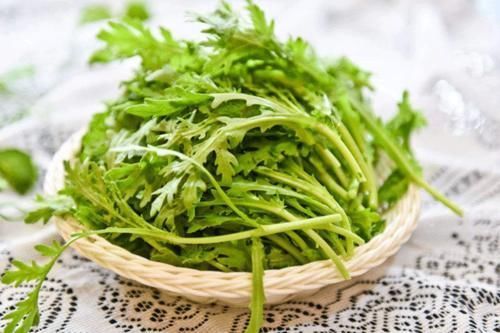 血管|血压高,只是少吃盐是不够的,3种素菜对血管的危害,不比吃盐低