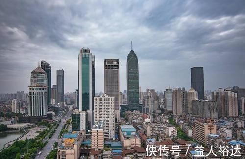 房子|一旦降价潮、抛售潮出现,还未买房的人怎么办优先选择3类房子