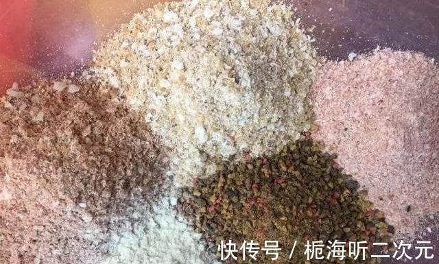配方|秋季钓鲤鱼饵料配方分享,经典搭配还是好用,嘎嘎上鱼!