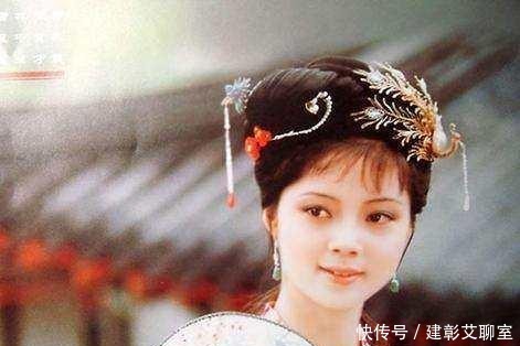 薛宝钗|薛蟠,薛宝钗管薛姨妈喊妈妈,为何贾宝玉却不喊王夫人妈妈