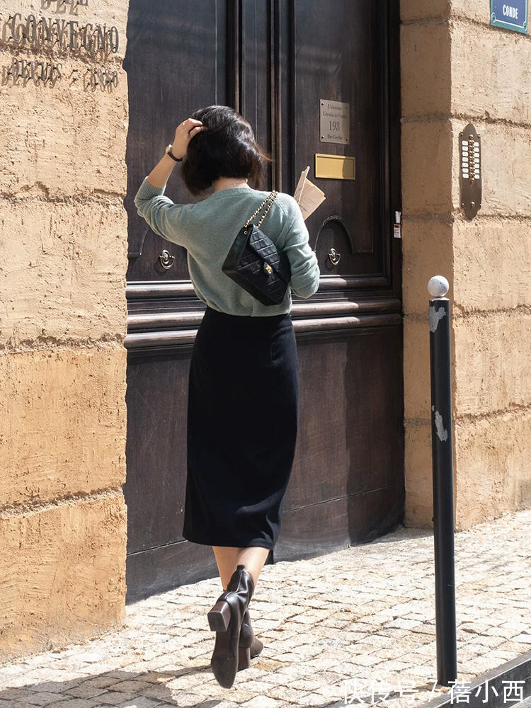 百搭|穿来穿去还是小黑裙最好看,特别是这3条中长款,简约百搭有气质