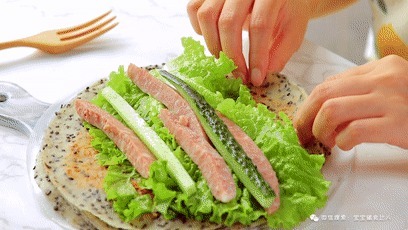 面粉里加1碗黑芝麻!1次能做十多个,包子也没有它香