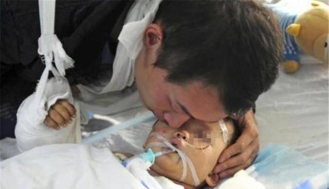 浴室|“宝宝乖”宝妈给2岁娃洗澡中途拿浴巾,没想到永远失去了孩子