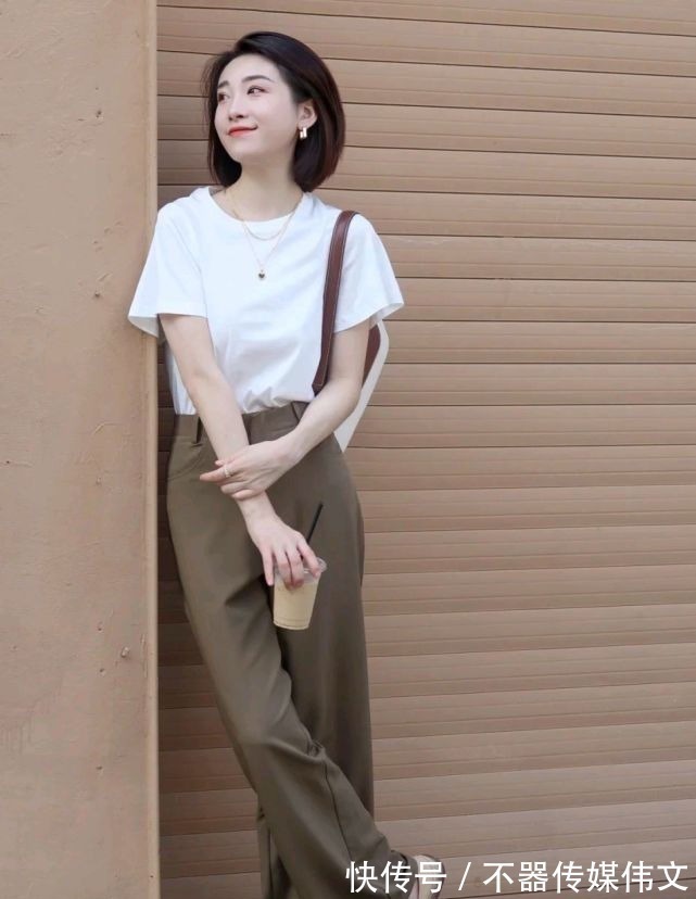 时尚博主 敢穿太重要了,大胆尝试不一样的穿搭风格,演绎美丽的视觉盛宴