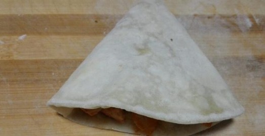 小侄儿来家里,给他们做了这道菜,刚上桌,儿子和他抢着吃