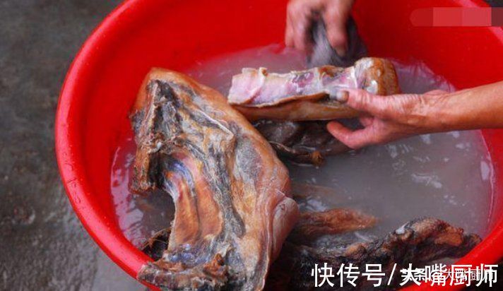 腊肉直接蒸，难怪又硬又咸！多做这1步，腊肉软嫩鲜香，腊香浓郁