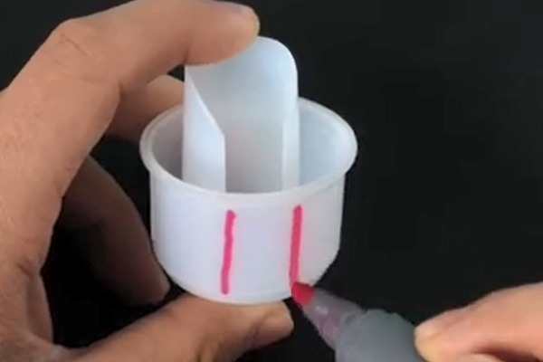 洗衣液的瓶盖是个宝,放在家里可以解决家家户户的难题!太实用了