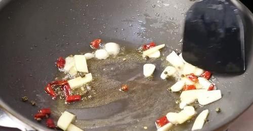 面条别煮着吃了，教你一个做法，我家一周能吃上6回，比肉还香