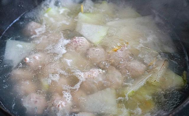 降温了，想暖和给家人多喝这汤，鲜美营养又暖胃，天气再冷也不怕