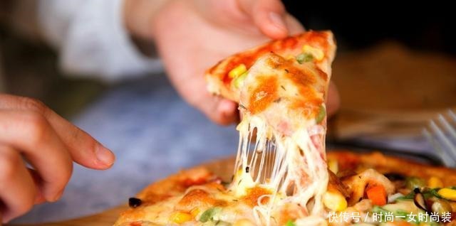 孩子最近迷上这早餐,比披萨汉堡好吃,几分钟就做好,总也吃不腻!