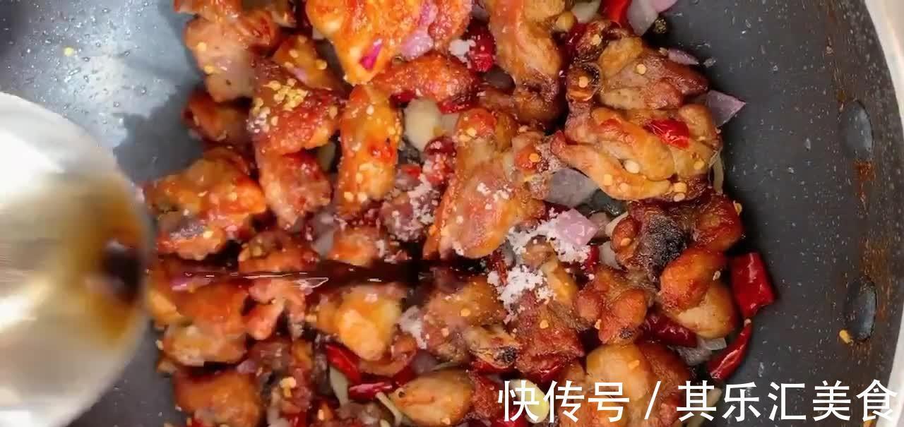 四川厨师教你做辣子鸡,2只鸡腿满满1大盘,香辣刺鼻麻辣入味
