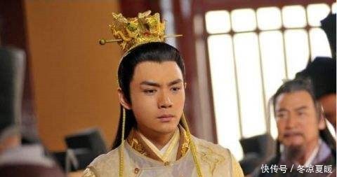 四人前去算命,先生说你们都能当宰相,不久先生眼瞎落魄而死!