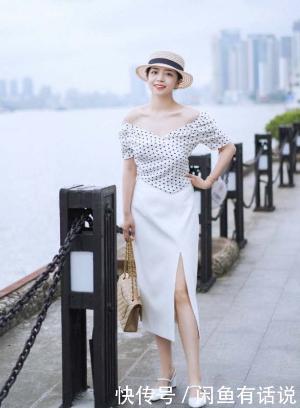 穿搭|三木把“透视波点衫”穿火了，配小抹胸清爽时髦，人群中美成焦点