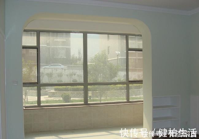 吊顶|横梁没法动,无奈只能用这些方法进行弱化,完工后效果还挺赞!
