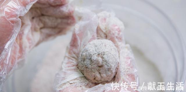 减肥|玉米面菜团子,不和面,不揉面,滚一滚就下锅,减肥也能管饱吃