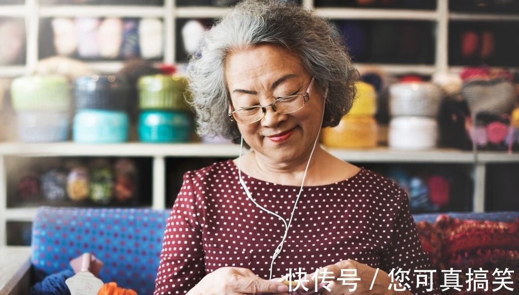 独处|90岁奶奶坦言:独处、不合群是老年人健康长寿的关键