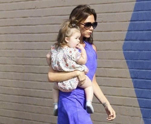 抱姿|中国孩子的腿，为啥没外国孩子的直，父母这改不了的习惯是关键