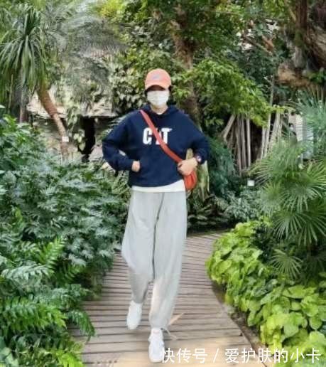 棉服|超好穿的运动裤火了,今年春天日常穿搭,少不了它的身影