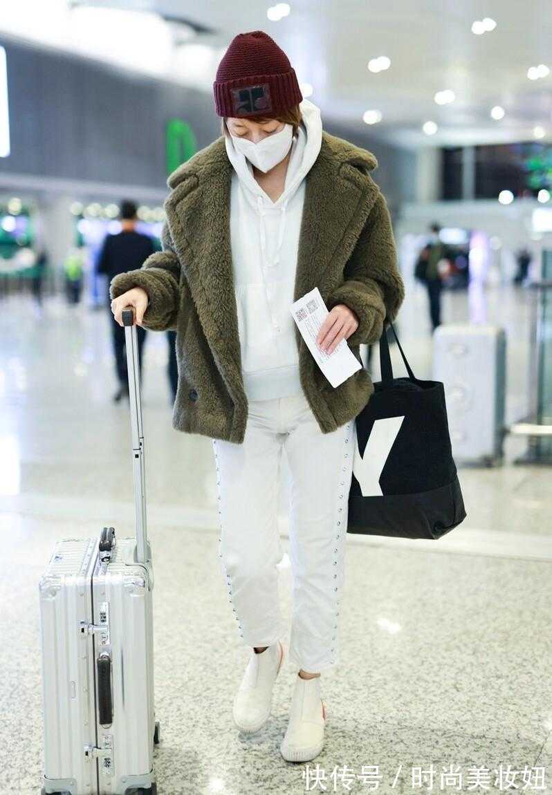 素颜|马伊琍“素颜”走机场显憔悴,穿羊羔绒外套配卫衣,确实像45岁
