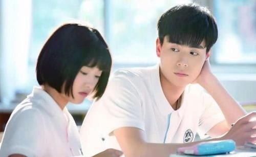 男孩女孩|为啥初中多半是“男女同桌”?班主任的用心良苦,父母知道吗?
