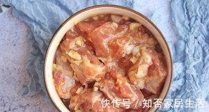 不能出门在家吃什么简单美味又营养?送您嫩滑又多汁的南瓜蒸排骨