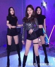 |幽默冷笑话:我们在一起三年,她讨厌我玩手机