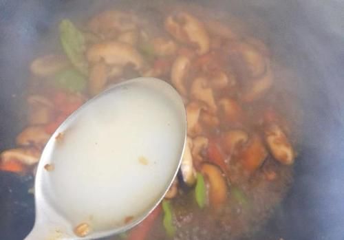  香菇好吃的做法，不放肉也鲜香浓郁，必须要多吃一碗米饭