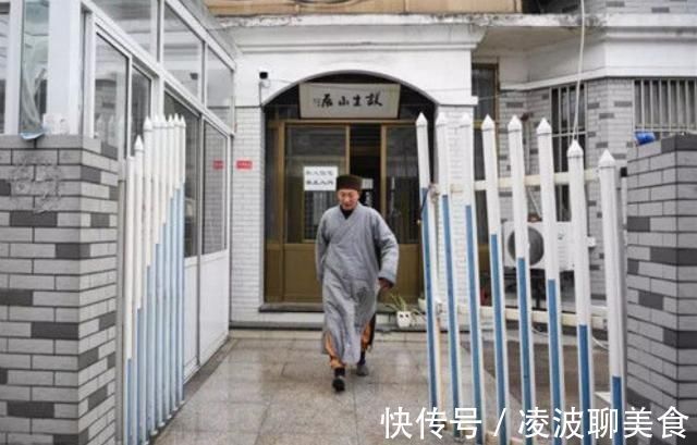 寺庙|被逐出寺庙的“花和尚”：陪200多个少女生娃，是22个孩子的爸爸!