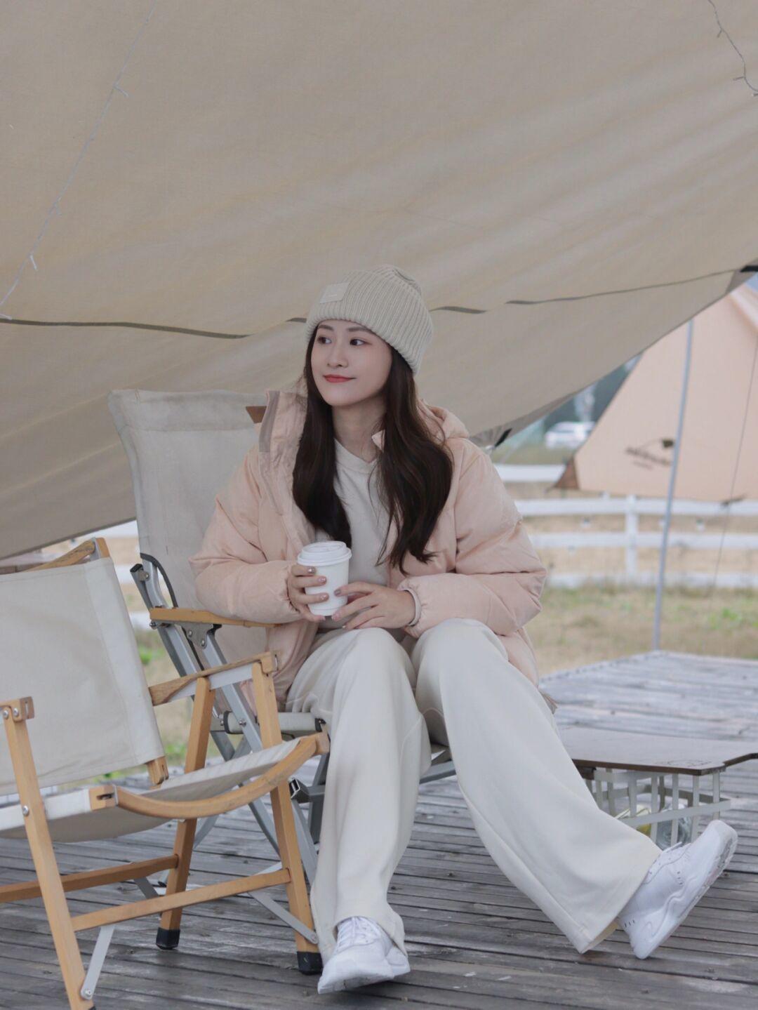 大长腿|冬季别当“反季节战士”,羽绒服必不可少,保暖又时尚