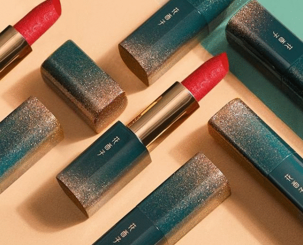 「李佳琦们」一手奶大的花西子，距离大牌还有多远？