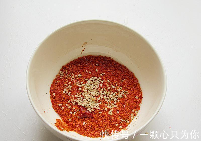 朴实无华的一道凉菜!凉拌面皮!这个味才够爽