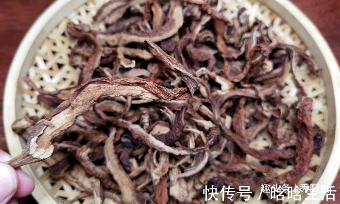 秀厨娘|秋天，碰到此菜别手软，整它100斤，晒干囤起来，过了这阵就没了