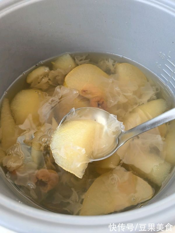 降燥|这道降燥小吊梨汤，家人天天求我做