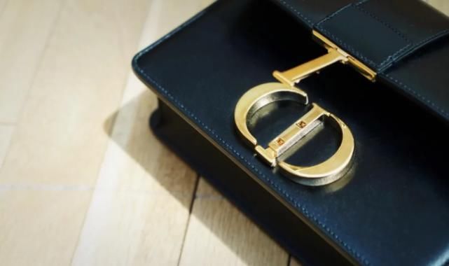 大牌包包锁扣奥秘多~你最爱哪个？