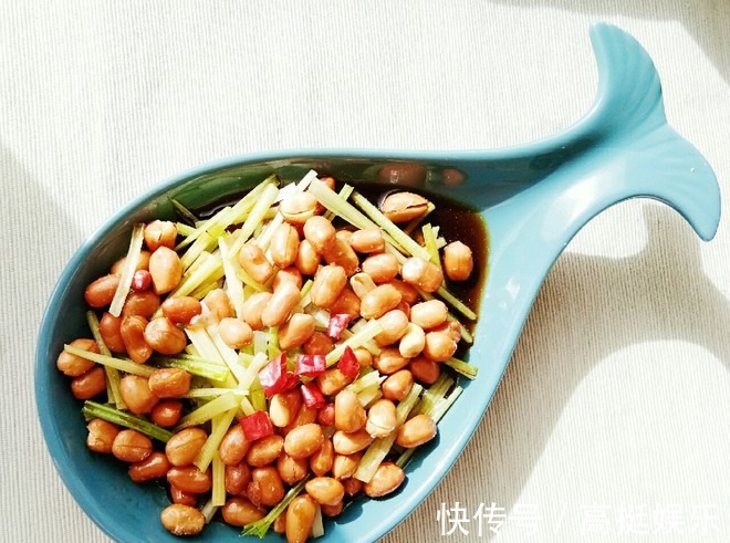 糖醋花生米正确的吃法，关键在于调酱汁，酸辣开胃，好吃又好学！