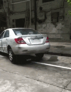 |搞笑GIF：本来想给女友一个惊喜 结果我在医院躺了三个月