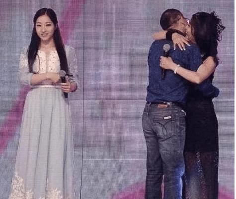 非诚勿扰51岁阿姨被34岁小伙牵走,5年过去,现状令人唏嘘