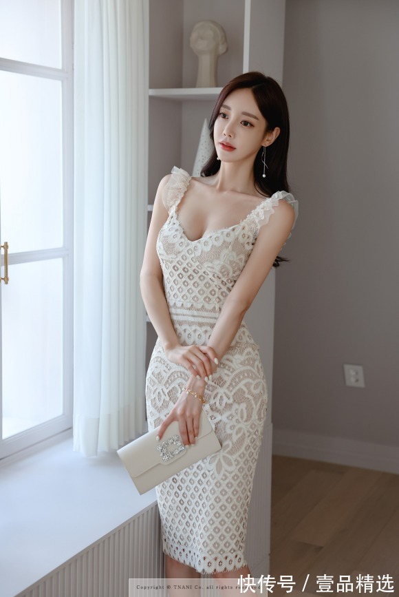 孙允珠|女神孙允珠高清时尚搭配:东方幽杏象牙复古雕花包臀裙
